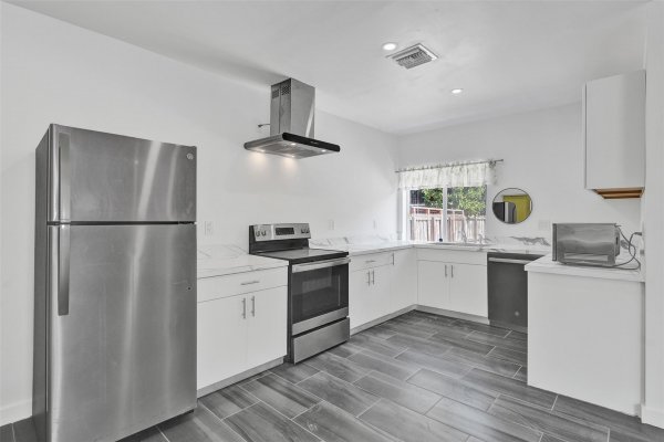 1904 SE 1st Fort Lauderdale, FL 33316