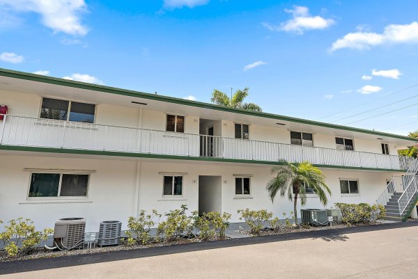 2 Garden #203m Tequesta, FL 33469