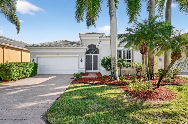 7204 Demedici Cir Delray Beach, FL 33446