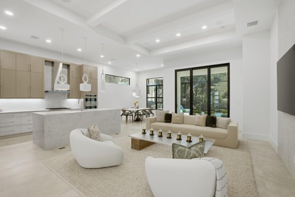1930 Frosted Turquoise Vero Beach, FL 32963