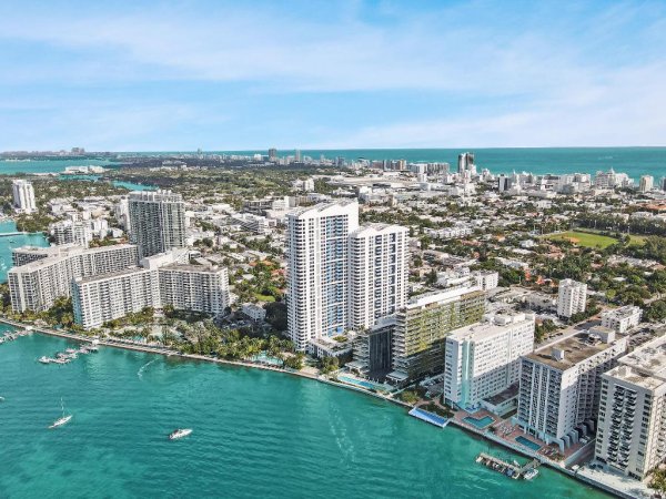 1330 West #1711 Miami Beach, FL 33139