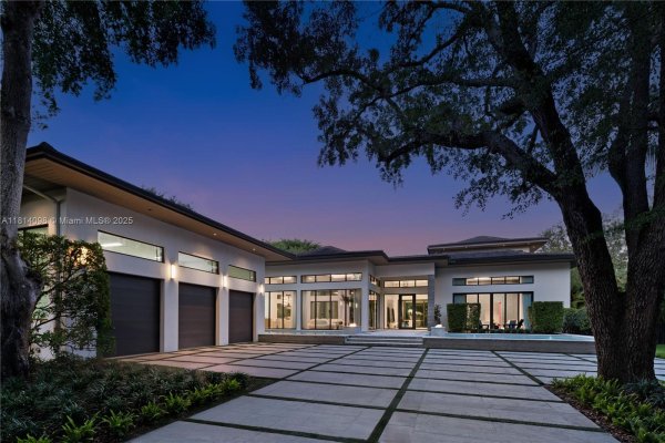 9505 SW 63rd Ct Pinecrest, FL 33156