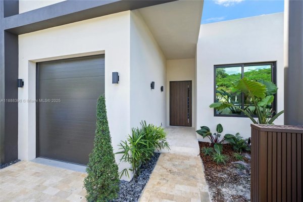 270 NE 46th St Miami, FL 33137