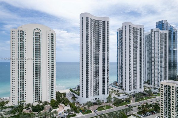 16001 Collins Ave #3705 Sunny Isles Beach, FL 33160