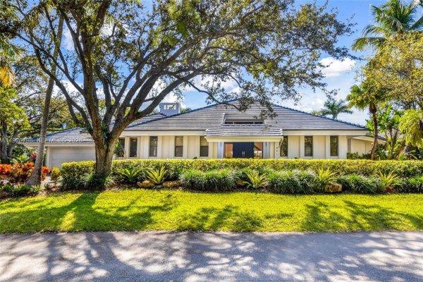 301 Isla Dorada Blvd Coral Gables, FL 33143