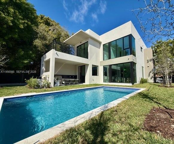 3200 Thomas Ave Miami, FL 33133