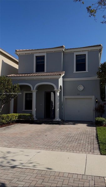 772 NE 191st Ter Miami, FL 33179