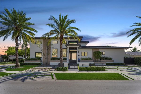 12885 N Bayshore Dr North Miami, FL 33181