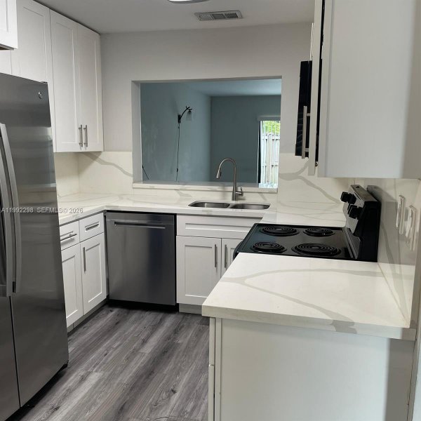 301 E Palm Cir E #301 Pembroke Pines, FL 33025