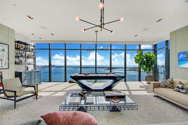 1451 Brickell Ave #4301 Miami, FL 33131