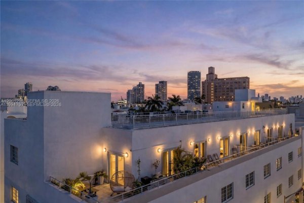 865 Collins Ave #307 Miami Beach, FL 33139