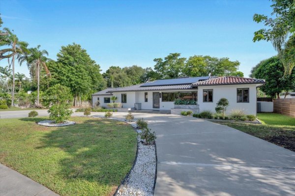 29 NE 95th St Miami Shores, FL 33138