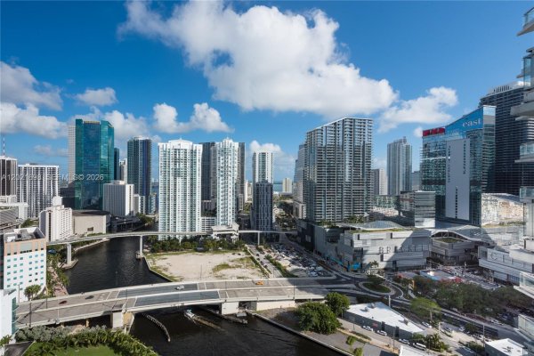 92 SW 3rd St #2812 Miami, FL 33130