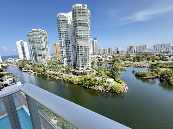 330 Sunny Isles Blvd #5-1008 Sunny Isles Beach, FL 33160