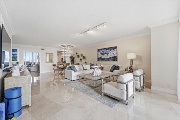 3200 N Ocean #703 Fort Lauderdale, FL 33308