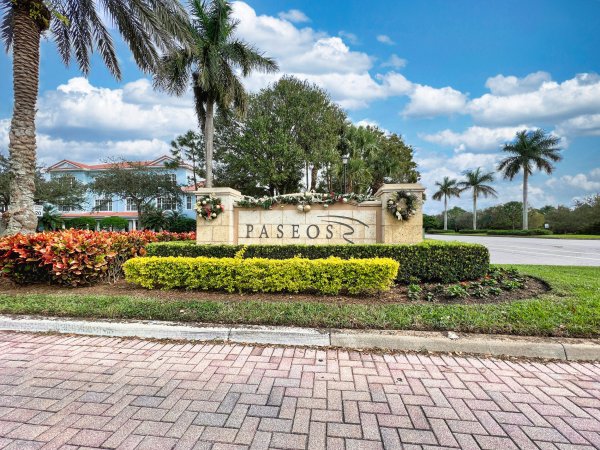 207 Via Rosina Jupiter, FL 33458