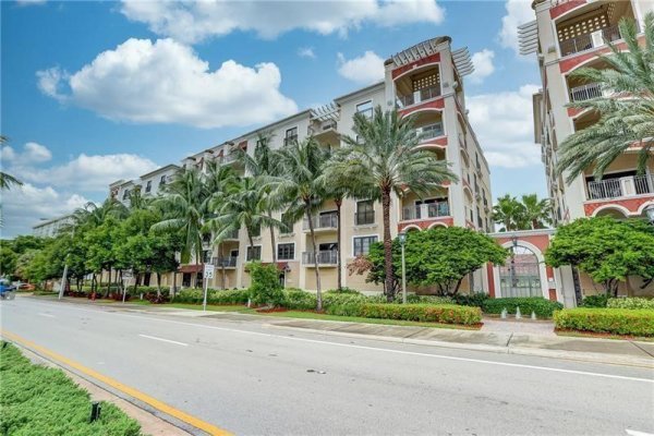 2409 N Ocean #427 Fort Lauderdale, FL 33305