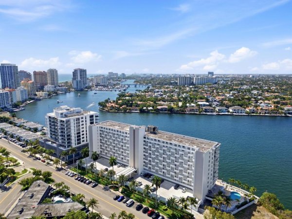511 Bayshore Dr #410 Fort Lauderdale, FL 33304