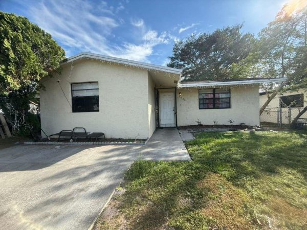 5836 Wiley Hollywood, FL 33023