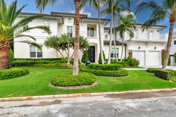 129 Santa Lucia West Palm Beach, FL 33405