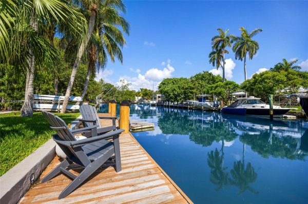 1141 NE 90th St Miami, FL 33138 1141 NE 90th St Miami, FL 33138
