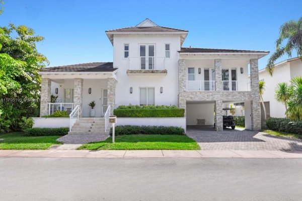 689 Glenridge Rd Key Biscayne, FL 33149 689 Glenridge Rd Key Biscayne, FL 33149