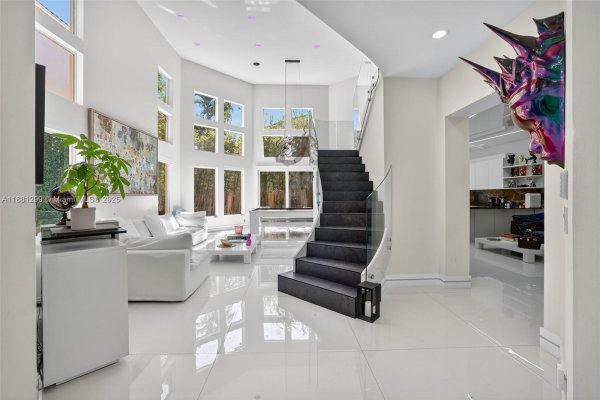 3710 NE 208th Ter Aventura, FL 33180