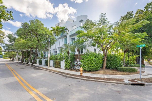 1853 Jefferson Ave #6 Miami Beach, FL 33139