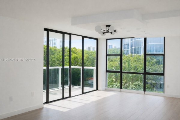 Undisclosed Address Aventura, FL 33180