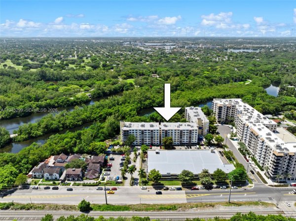 17890 W Dixie #603 North Miami Beach, FL 33160
