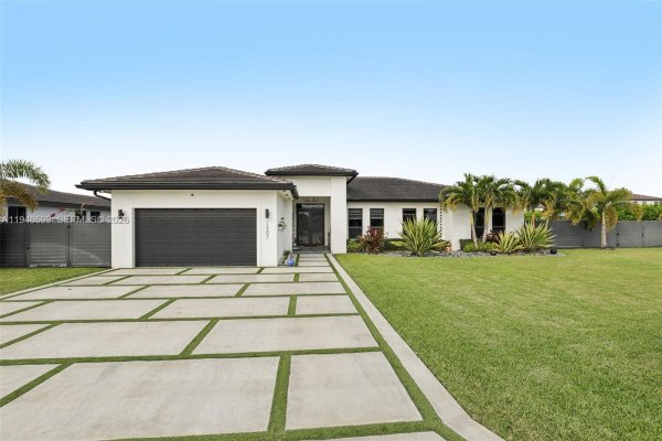 13203 SW 228th St Miami, FL 33170