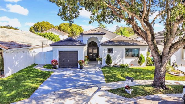 15113 NW 91st Ct Miami Lakes, FL 33018