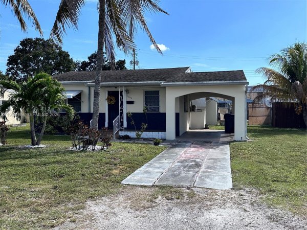 2820 Fletcher St Hollywood, FL 33020