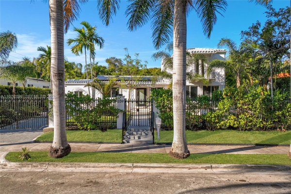 659 NE 73rd St Miami, FL 33138