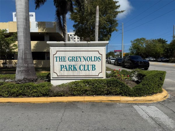17890 W Dixie Hwy #106 North Miami Beach, FL 33160