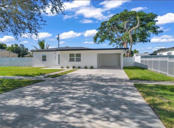 14580 Harrison St Miami, FL 33176