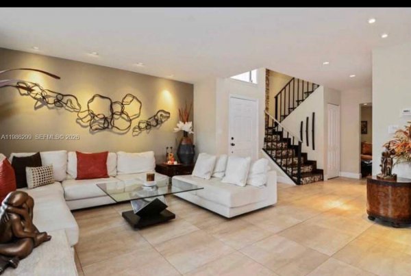 2991 Lakewood Ln #329 Hollywood, FL 33021