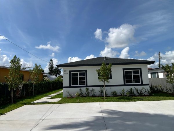855-857 SW 1st St Florida City, FL 33130