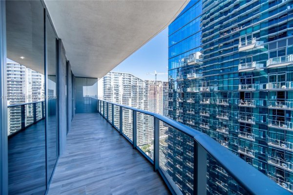 801 S Miami Ave #3905 Miami, FL 33130