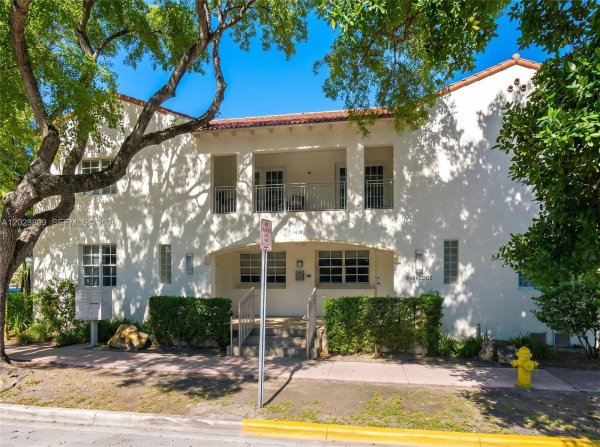 1438 Meridian Ave Miami Beach, FL 33139
