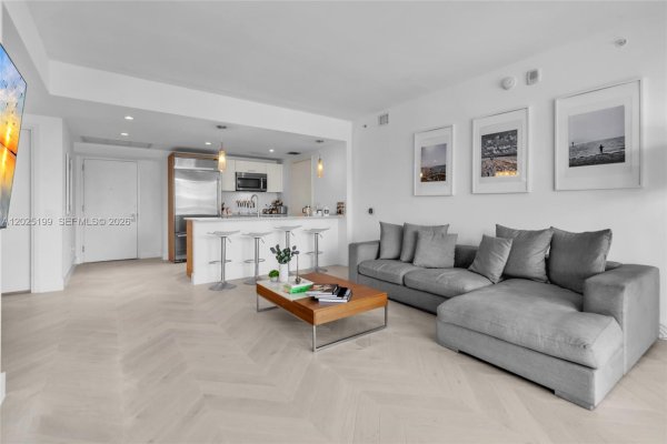 1300 Brickell Bay Dr #3408 Miami, FL 33131