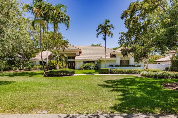 9818 SW 111th Ter Miami, FL 33176
