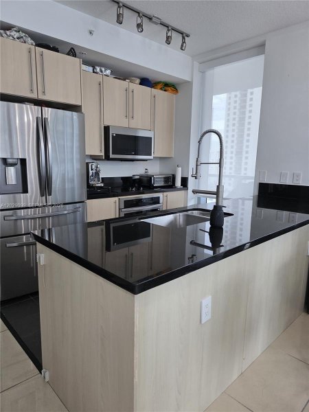 1111 SW 1st Ave #2020-N Miami, FL 33130
