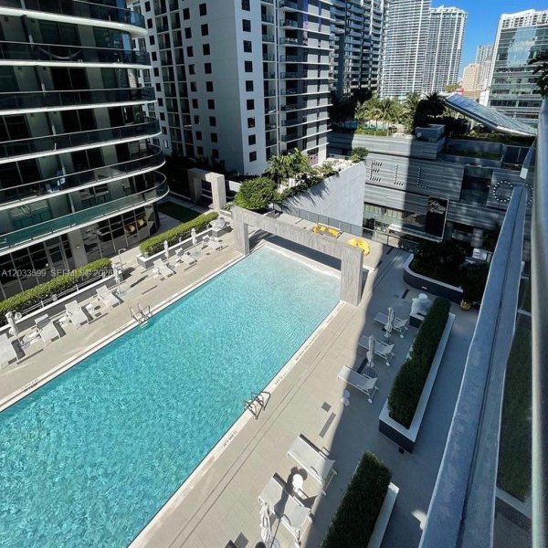 45 SW 9th #1407 Miami, FL 33130