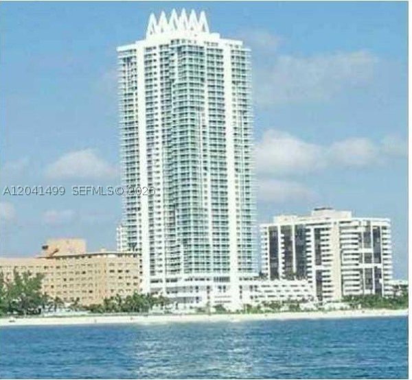 6365 Collins Ave #1707 Miami Beach, FL 33141