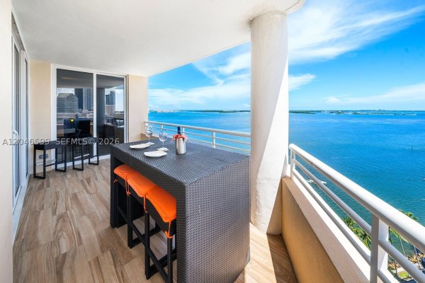 808 Brickell Key Dr #1808 Miami, FL 33131