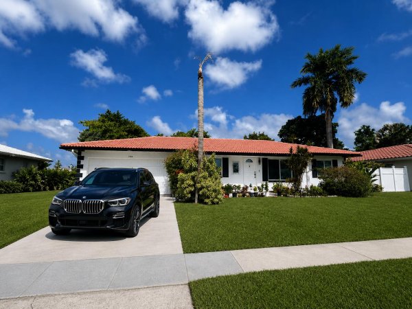 3464 NW 26th Boca Raton, FL 33434