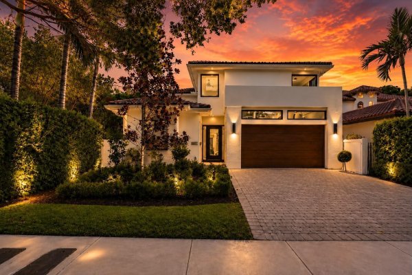 918 SE 8th Fort Lauderdale, FL 33316