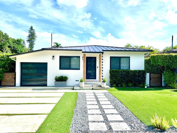 5745 SW 54th Miami, FL 33155
