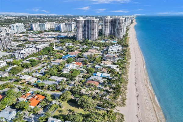 3043 Center Fort Lauderdale, FL 33308
